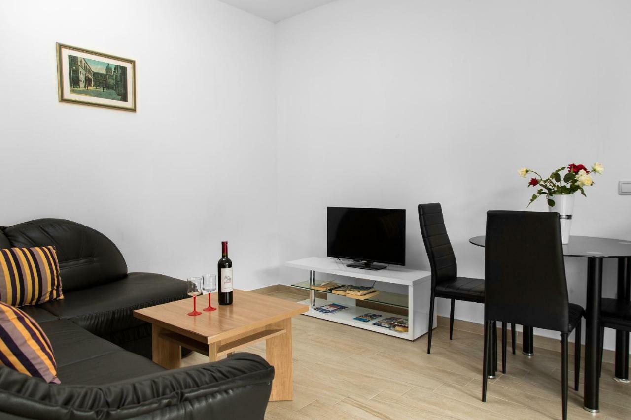 Dubravka Apartmani Mokosica Exterior photo